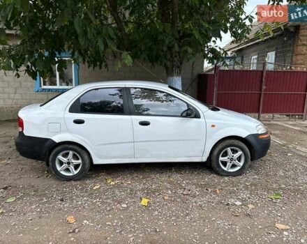 Белый Шевроле Авео, объемом двигателя 1.5 л и пробегом 211 тыс. км за 2300 $, фото 4 на Automoto.ua