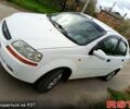 Белый Шевроле Авео, объемом двигателя 1.5 л и пробегом 336 тыс. км за 2300 $, фото 1 на Automoto.ua