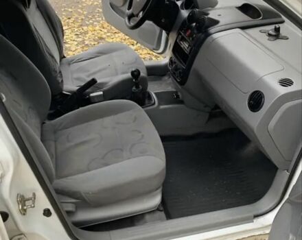 Белый Шевроле Авео, объемом двигателя 1.5 л и пробегом 256 тыс. км за 1150 $, фото 4 на Automoto.ua