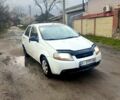 Белый Шевроле Авео, объемом двигателя 1.5 л и пробегом 100 тыс. км за 1600 $, фото 1 на Automoto.ua
