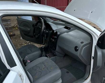 Белый Шевроле Авео, объемом двигателя 1.5 л и пробегом 211 тыс. км за 2300 $, фото 13 на Automoto.ua