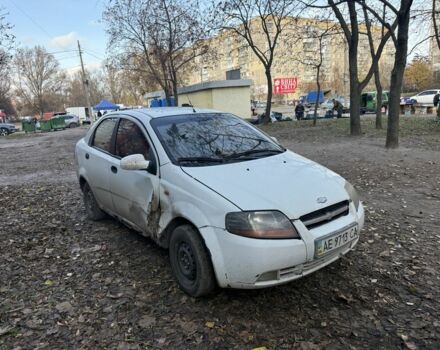 Белый Шевроле Авео, объемом двигателя 1.5 л и пробегом 256 тыс. км за 1150 $, фото 3 на Automoto.ua
