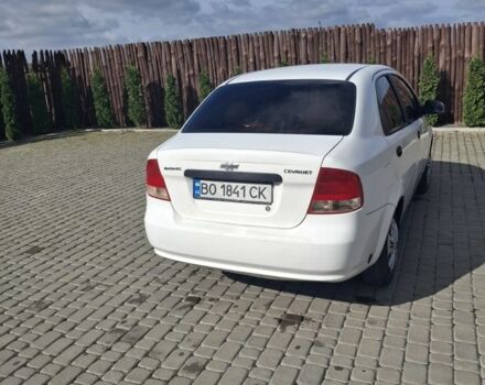 Білий Шевроле Авео, об'ємом двигуна 1.5 л та пробігом 200 тис. км за 1850 $, фото 5 на Automoto.ua