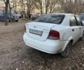 Белый Шевроле Авео, объемом двигателя 1.5 л и пробегом 256 тыс. км за 1150 $, фото 2 на Automoto.ua