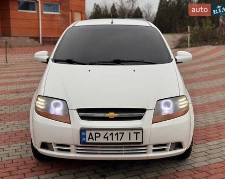 Белый Шевроле Авео, объемом двигателя 1.5 л и пробегом 197 тыс. км за 2200 $, фото 1 на Automoto.ua