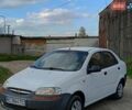 Белый Шевроле Авео, объемом двигателя 1.5 л и пробегом 220 тыс. км за 2000 $, фото 1 на Automoto.ua