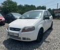 Белый Шевроле Авео, объемом двигателя 1.5 л и пробегом 220 тыс. км за 2450 $, фото 1 на Automoto.ua