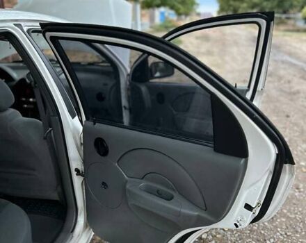 Белый Шевроле Авео, объемом двигателя 1.5 л и пробегом 211 тыс. км за 2300 $, фото 10 на Automoto.ua