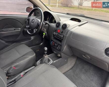 Белый Шевроле Авео, объемом двигателя 1.5 л и пробегом 197 тыс. км за 2200 $, фото 9 на Automoto.ua