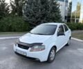 Белый Шевроле Авео, объемом двигателя 1.5 л и пробегом 300 тыс. км за 1299 $, фото 1 на Automoto.ua