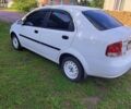 Белый Шевроле Авео, объемом двигателя 1.5 л и пробегом 203 тыс. км за 3500 $, фото 5 на Automoto.ua