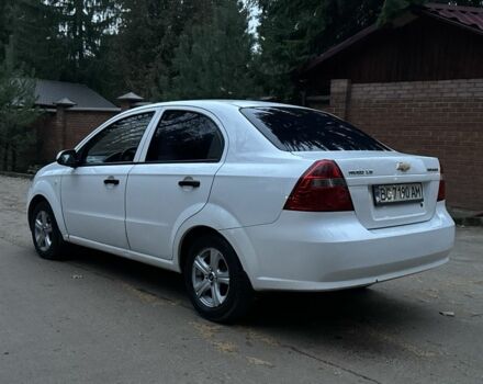 Белый Шевроле Авео, объемом двигателя 1.5 л и пробегом 242 тыс. км за 2650 $, фото 3 на Automoto.ua
