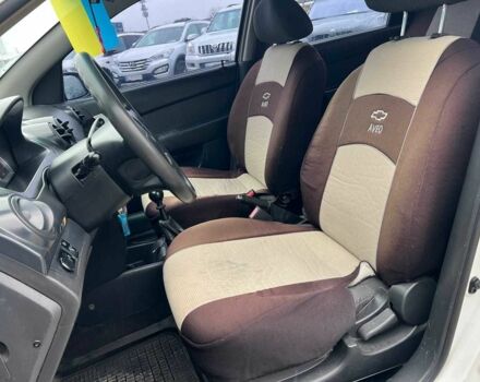 Білий Шевроле Авео, об'ємом двигуна 1.5 л та пробігом 211 тис. км за 3640 $, фото 17 на Automoto.ua
