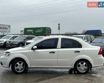 Белый Шевроле Авео, объемом двигателя 1.5 л и пробегом 211 тыс. км за 3640 $, фото 3 на Automoto.ua