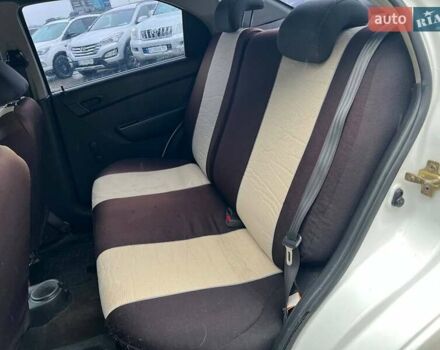 Белый Шевроле Авео, объемом двигателя 1.5 л и пробегом 211 тыс. км за 3640 $, фото 27 на Automoto.ua