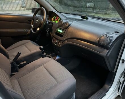 Белый Шевроле Авео, объемом двигателя 1.5 л и пробегом 242 тыс. км за 2650 $, фото 18 на Automoto.ua