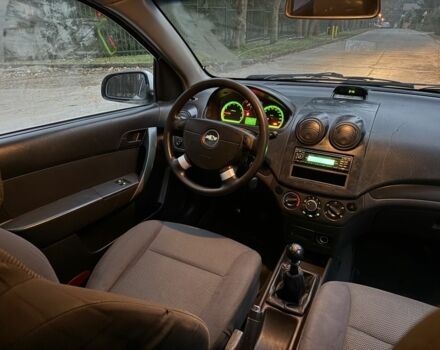 Белый Шевроле Авео, объемом двигателя 1.5 л и пробегом 242 тыс. км за 2650 $, фото 15 на Automoto.ua