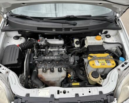 Білий Шевроле Авео, об'ємом двигуна 1.5 л та пробігом 120 тис. км за 2200 $, фото 11 на Automoto.ua