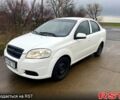 Белый Шевроле Авео, объемом двигателя 1.5 л и пробегом 350 тыс. км за 3200 $, фото 1 на Automoto.ua