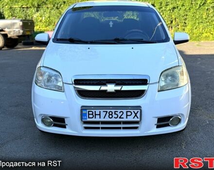 Белый Шевроле Авео, объемом двигателя 1.5 л и пробегом 187 тыс. км за 3000 $, фото 1 на Automoto.ua