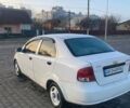 Белый Шевроле Авео, объемом двигателя 1.5 л и пробегом 500 тыс. км за 2300 $, фото 1 на Automoto.ua