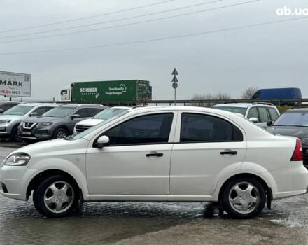 Белый Шевроле Авео, объемом двигателя 1.5 л и пробегом 211 тыс. км за 3640 $, фото 3 на Automoto.ua