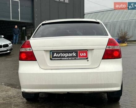 Белый Шевроле Авео, объемом двигателя 1.5 л и пробегом 211 тыс. км за 3640 $, фото 6 на Automoto.ua