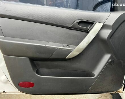 Белый Шевроле Авео, объемом двигателя 1.5 л и пробегом 211 тыс. км за 3640 $, фото 13 на Automoto.ua