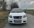 Белый Шевроле Авео, объемом двигателя 1.5 л и пробегом 204 тыс. км за 3200 $, фото 2 на Automoto.ua