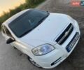 Белый Шевроле Авео, объемом двигателя 1.5 л и пробегом 340 тыс. км за 3800 $, фото 1 на Automoto.ua