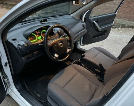 Белый Шевроле Авео, объемом двигателя 1.5 л и пробегом 242 тыс. км за 2650 $, фото 14 на Automoto.ua