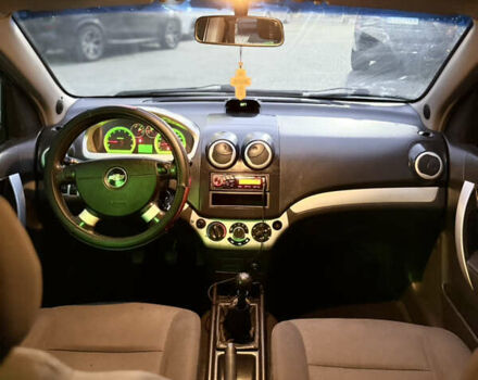 Белый Шевроле Авео, объемом двигателя 1.5 л и пробегом 196 тыс. км за 2900 $, фото 6 на Automoto.ua