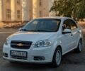 Белый Шевроле Авео, объемом двигателя 1.5 л и пробегом 195 тыс. км за 4200 $, фото 2 на Automoto.ua