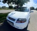 Белый Шевроле Авео, объемом двигателя 1.5 л и пробегом 220 тыс. км за 2999 $, фото 1 на Automoto.ua