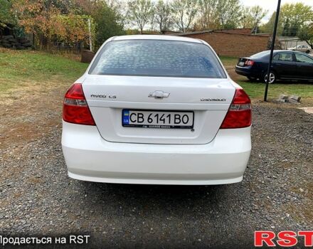 Белый Шевроле Авео, объемом двигателя 1.5 л и пробегом 257 тыс. км за 3400 $, фото 4 на Automoto.ua