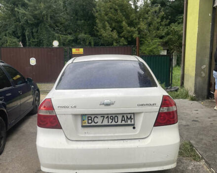 Белый Шевроле Авео, объемом двигателя 1.5 л и пробегом 242 тыс. км за 1500 $, фото 2 на Automoto.ua