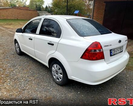 Белый Шевроле Авео, объемом двигателя 1.5 л и пробегом 257 тыс. км за 3400 $, фото 5 на Automoto.ua