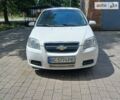 Белый Шевроле Авео, объемом двигателя 1.5 л и пробегом 275 тыс. км за 3800 $, фото 2 на Automoto.ua