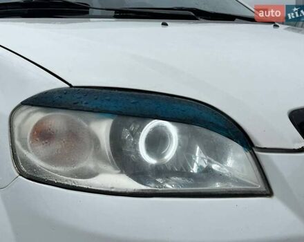 Белый Шевроле Авео, объемом двигателя 1.5 л и пробегом 211 тыс. км за 3640 $, фото 11 на Automoto.ua