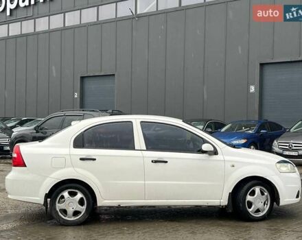 Белый Шевроле Авео, объемом двигателя 1.5 л и пробегом 211 тыс. км за 3640 $, фото 8 на Automoto.ua