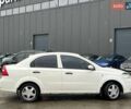 Белый Шевроле Авео, объемом двигателя 1.5 л и пробегом 211 тыс. км за 3640 $, фото 8 на Automoto.ua
