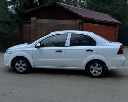 Белый Шевроле Авео, объемом двигателя 1.5 л и пробегом 242 тыс. км за 2650 $, фото 2 на Automoto.ua