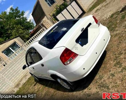 Белый Шевроле Авео, объемом двигателя 1.5 л и пробегом 180 тыс. км за 3800 $, фото 3 на Automoto.ua