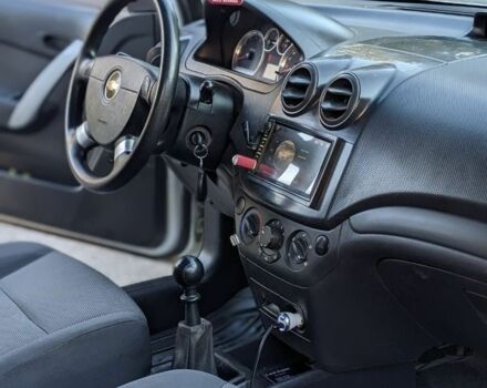 Белый Шевроле Авео, объемом двигателя 1.5 л и пробегом 195 тыс. км за 4200 $, фото 4 на Automoto.ua