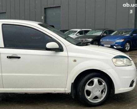 Белый Шевроле Авео, объемом двигателя 1.5 л и пробегом 211 тыс. км за 3640 $, фото 9 на Automoto.ua