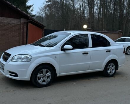 Белый Шевроле Авео, объемом двигателя 1.5 л и пробегом 242 тыс. км за 2650 $, фото 1 на Automoto.ua