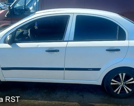 Белый Шевроле Авео, объемом двигателя 1.5 л и пробегом 0 тыс. км за 3300 $, фото 3 на Automoto.ua