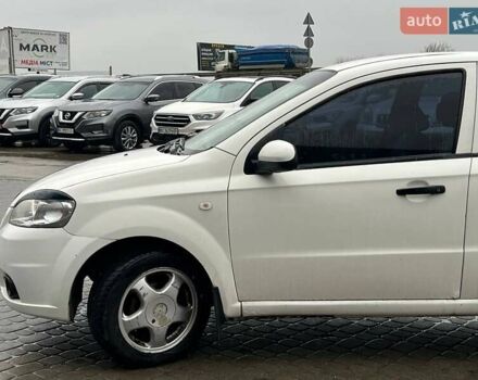 Белый Шевроле Авео, объемом двигателя 1.5 л и пробегом 211 тыс. км за 3640 $, фото 2 на Automoto.ua