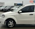 Белый Шевроле Авео, объемом двигателя 1.5 л и пробегом 211 тыс. км за 3640 $, фото 2 на Automoto.ua