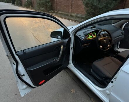 Белый Шевроле Авео, объемом двигателя 1.5 л и пробегом 242 тыс. км за 2650 $, фото 13 на Automoto.ua
